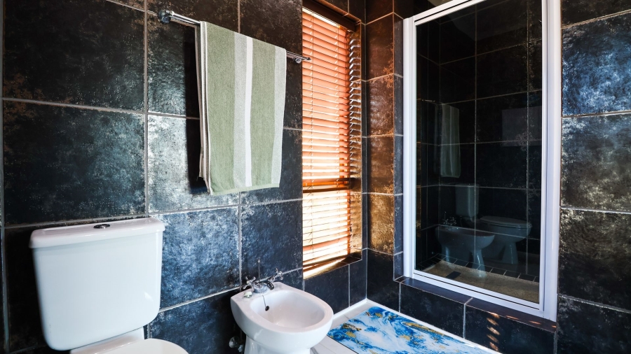 To Let 7 Bedroom Property for Rent in Old Place Western Cape